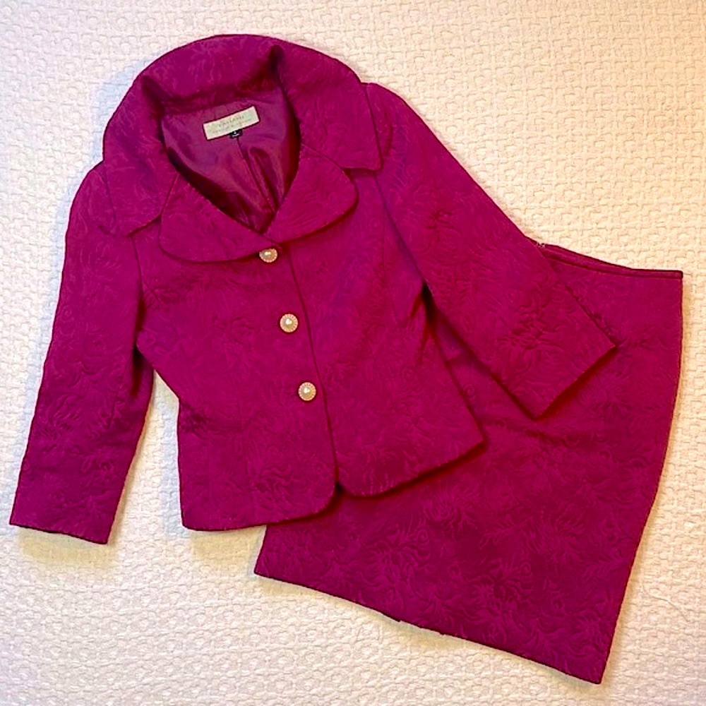 GORGEOUS Raspberry Jacquard Tahari Skirt Suit Sz 4